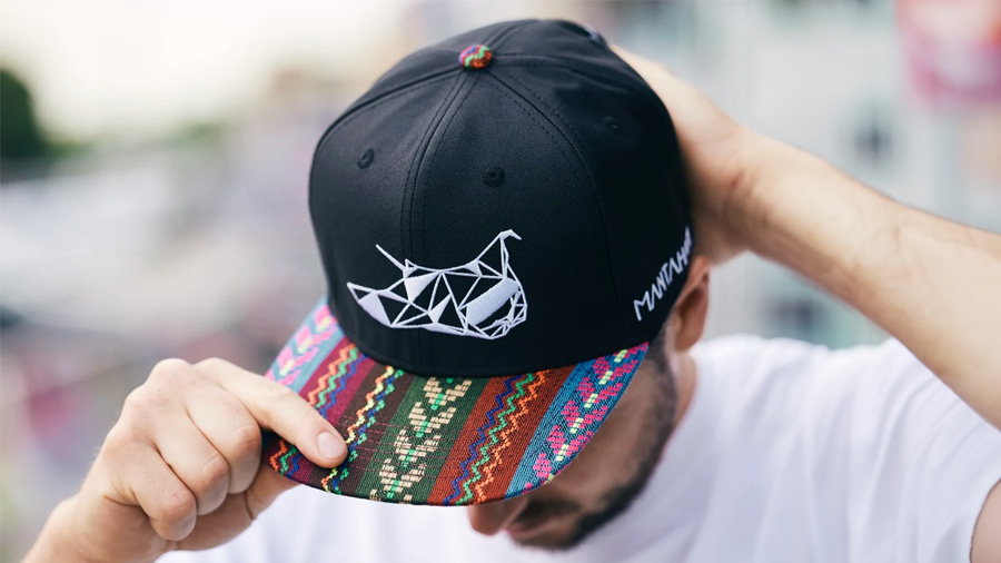 Pourquoi le Snapback est devenu un symbole populaire?