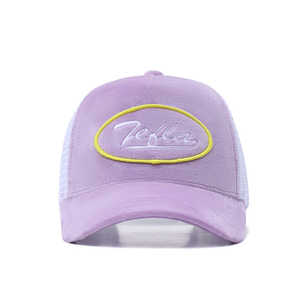 Am&eacute;liorez votre collection de couvre-chefs avec notre casquette de camionneur en daim &agrave; 5 panneaux